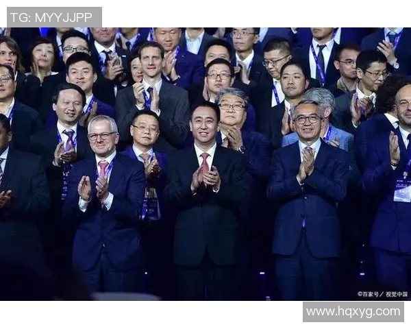 恒大足球明星太太们的生活与梦想:她们背后的故事与支持力量 恒大足球明星太太们的生活与梦想:她们背后的故事与支持力量