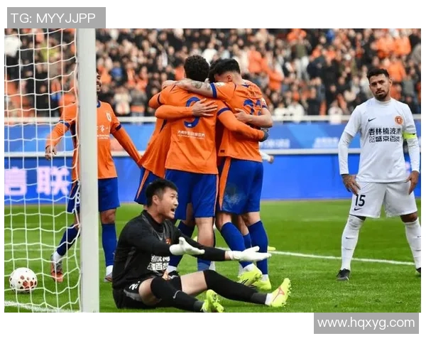 中超激战上海队迎战河北队争夺关键积分全力以赴展现球队实力