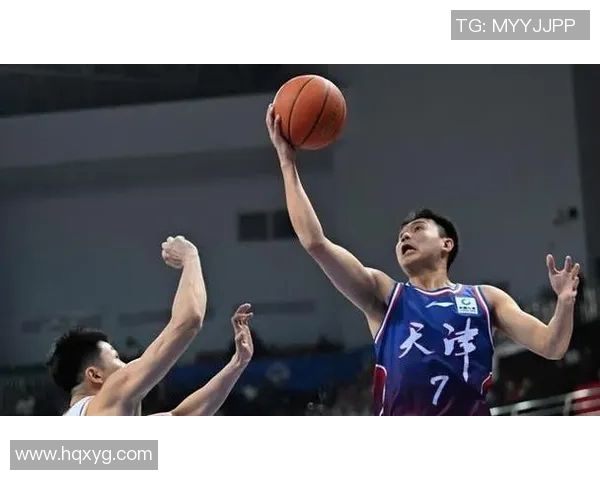 明星砸篮球引发热议球场上的激情与娱乐交织成精彩瞬间